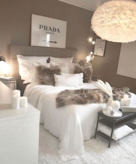 Design Ložnic, White Bedroom Design, Dekorasi Kamar Tidur, Gorgeous Bedrooms, Redecorate Bedroom, Teen Bedroom Decor, Stylish Bedroom, Room Makeover Bedroom, Simple Bedroom