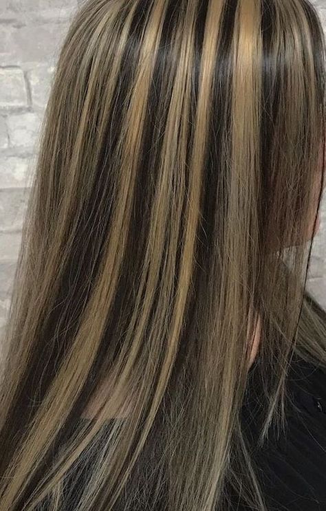 Hairdye Ideas Brown Hair, Tri Color Highlights, Chunky Highlights For Brown Hair Caramel, Slicing Highlights, Chunky Highlights For Brown Hair, Skunk Hair, Blonde Highlights On Dark Hair, Brown Hair Inspo, Hair Color Streaks