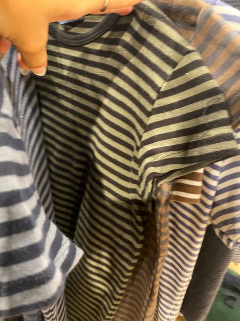 Brandy Melville Striped Shirt, Striped Shirts Aesthetic, Stripes Aesthetic, Band Au, Shirts Aesthetic, Granola Girl, Girls Stripes, Color Stripes, Tshirt Colors