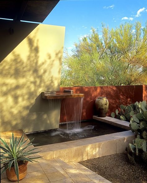 Garden Water Feature, Raised Garden Beds Diy, Desert Garden, Water Features In The Garden, Garden Elements, Desert Landscape, Courtyard Garden, Landscape Projects, Contemporary Landscape