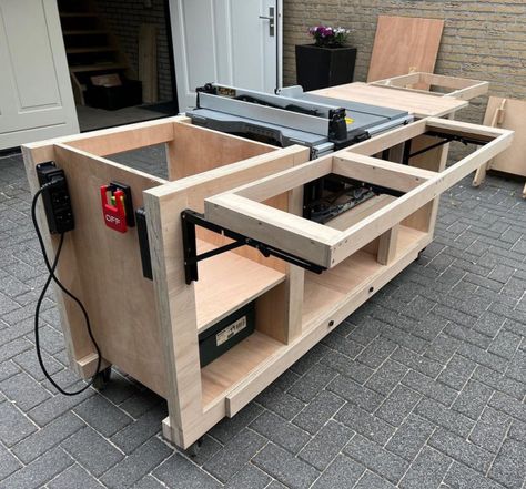 Diy Shop Work Bench, Table Saw Router Workbench Plans Diy, Diy Portable Tool Storage, Portable Workbench Diy, Rolling Workbench Diy, Woodshop Workbench, Table Saw Workbench Plans, Work Bench Ideas, Plywood Workbench