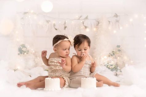 Twins Smash Cake Photos, Twins Cake Smash Photoshoot, 1st Birthday Photoshoot Twins, Cake Smash Photos Twins, Twins Smash Cake, Twin 1st Birthday Photoshoot, Twin Smash Cake Pictures, Twins One Year Photoshoot, Twins Birthday Photoshoot Ideas