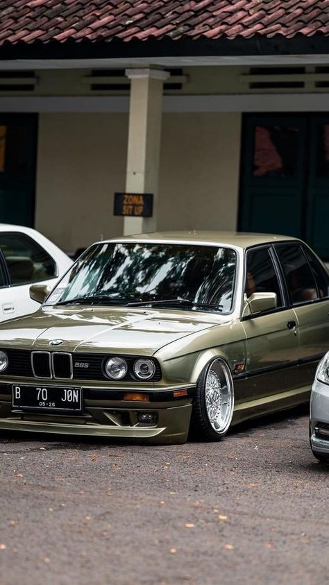 Bmw E36 Touring, Bmw E30 M3, Foto Top, Bmw Wallpapers, Bmw Love, Car Goals, Bmw Series, Street Racing Cars, Fancy Cars