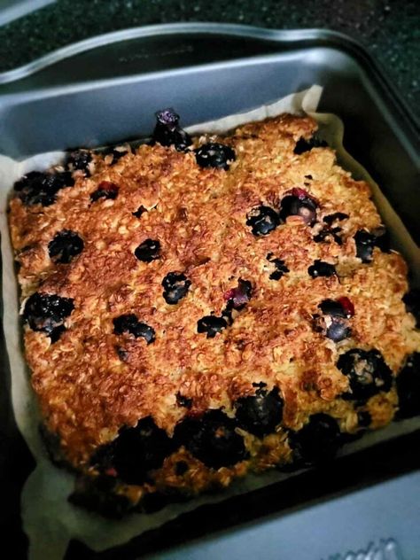 Air Fryer Baked Oatmeal - Daily Yum Airfryer Baked Oatmeal, Air Fryer Oatmeal Bake, Baked Oatmeal In Air Fryer, Air Fryer Oatmeal Muffins, Blueberry Air Fryer Recipes, Air Fryer Baked Oats Recipes, Air Fryer Oats Recipes, Air Fryer Oats, Air Fryer Baked Oats