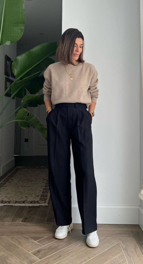 Minimal Casual Work Outfit, Danish Office Outfit, Minimalist Mom Outfit Ideas, Job Site Outfit Women, Architect Site Visit Outfit, Classic Trendy Outfits, Minimal Office Outfits Women, 55 Degree Weather Outfit Work, Sales Rep Outfit Business Casual