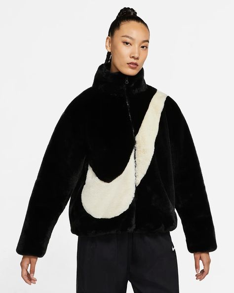 Discover great products at the best prices at Dealmoon. Sportswear Women's Jacket..com. Black Faux Fur Jacket, Nike Sportswear Women, Baby Nike, Nike Leggings, Swoosh Logo, Nike Tech, Sherpa Jacket, Oversized Jacket, Nike Store