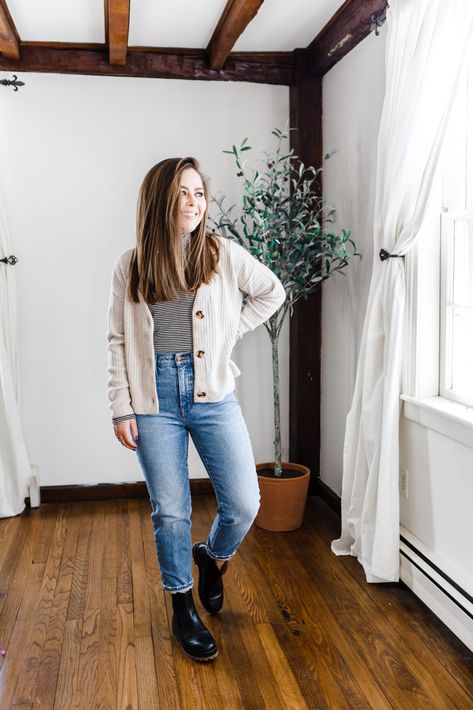 madewell insiders event: capsule picks. - dress cori lynn Button Down Cardigan Outfit, Button Cardigan Outfit, Cropped Cardigan Outfit, White Cardigan Outfit, Cropped Button Up Sweater, Cardigan With Jeans, Coverall Jumpsuit, Cardigan Outfit, Flattering Jeans