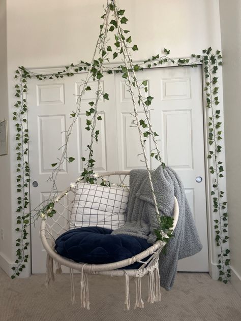 Swinging Chair For Bedroom, Hanging Swing In Bedroom, Hanging Chair Aesthetic, Hamicks In Bedrooms, Hanging Chair In Bedroom Aesthetic, Cute Chairs For Bedrooms, Swing In Bedroom, Room Decor Minimal, Bedroom Hanging Chair