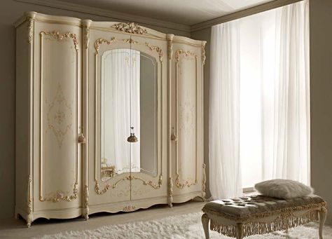 Antique White Furniture, Girls Bedroom Themes, French Bedroom Decor, Luxurious Interior Design, Closet Layout, Dream Furniture, Classic Bed, Sims House Design, Bedroom Decor Design