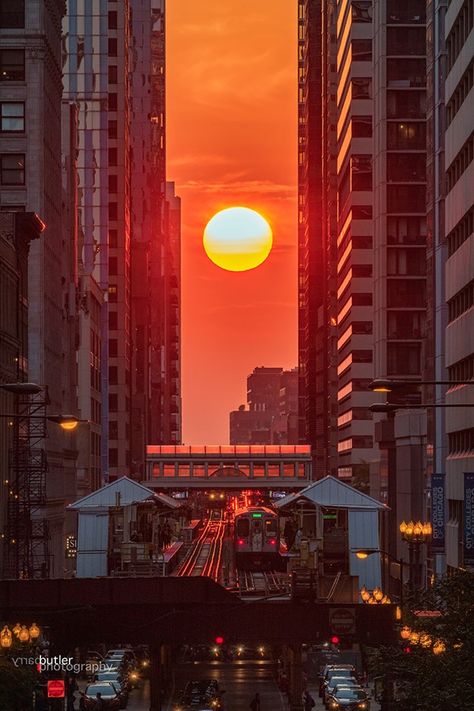 Chicagohenge, Sept. 21, 2019 Dawn Aesthetic, Chicago Beach, Sunrise City, Chicago Aesthetic, Sunset City, Dark City, Chicago Photos, Pretty Backgrounds, Aesthetic Sunset