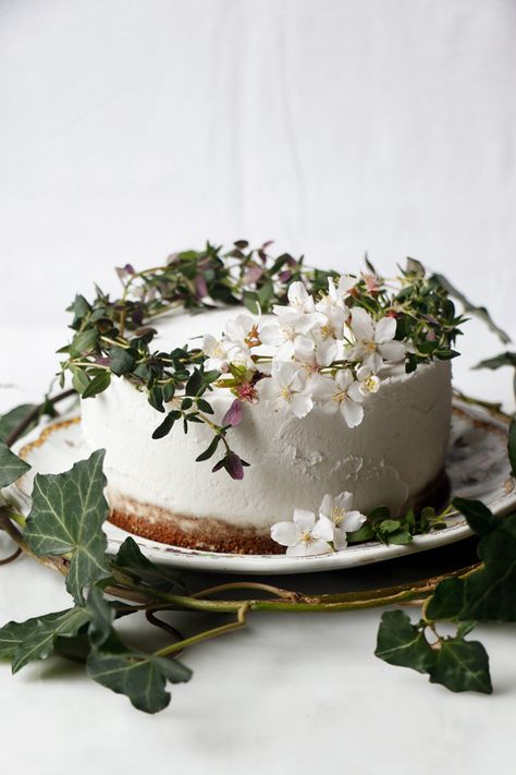 Thyme Lemon Zucchini Cake (vegan & gluten-free) - Nirvana Cakery Lemon Zucchini Cake, Entremet Cake, Zucchini Cakes Recipe, Decorate Cake, Vegan Pastries, Sweets Ideas, Lemon Zucchini, Canned Frosting, Coconut Frosting