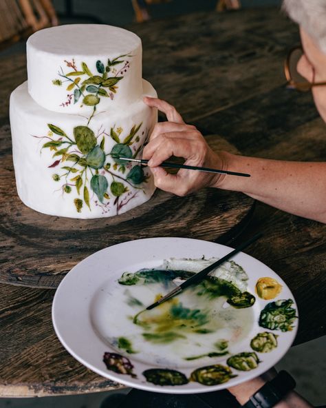 A hand-painted wedding cake for your wedding 🎂🎨

#ktchn #weddingcake #handpainted Hand Painted Wedding Cake, Painted Wedding Cake, Hand Painted Wedding, Wedding Dessert, Wedding Desserts, Wedding Cake, Wedding Cakes, Dessert, Hand Painted