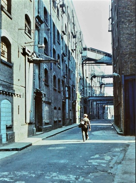 London 1970s, Steampunk Architecture, Roger Mayne, Bermondsey London, Historic London, Industrial Era, London Docklands, Isle Of Dogs, 5 September