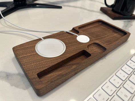 Minimal Organization, Wood Salt Cellar, Walnut Wood Desk, Apple Items, Iphone Charging Station, Wood Desk Organizer, Minimal Desk, Desk Items, Iphone Charging