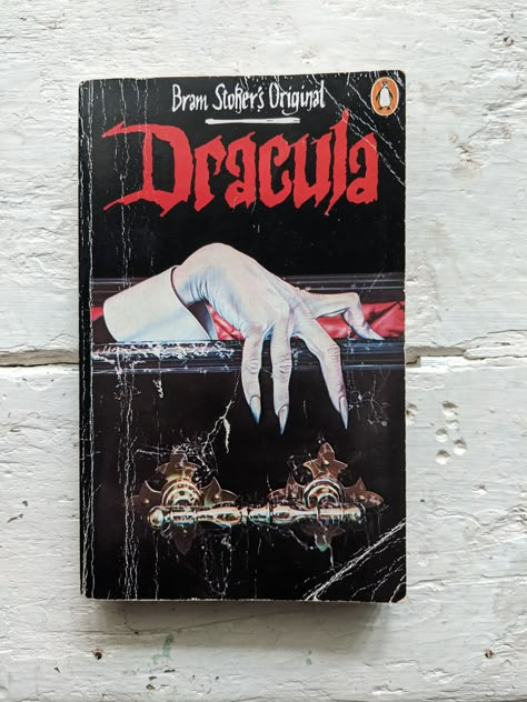 Bram's Stoker Dracula, Dracula Book Aesthetic, Dracula Bram Stoker Book, Mara Eldritch, Dracula Cover, Classic Horror Books, Dracula Book Cover, There Are No Saints, Dracula Bram Stoker