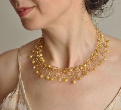 Reception Jewellery, Armlet Gold, Delicate Choker Necklace, Delicate Jewelry Necklace, Delicate Choker, Wedding Party Wear, Jewellery Wedding, Gold Necklace Indian Bridal Jewelry, Gold Pendant Jewelry