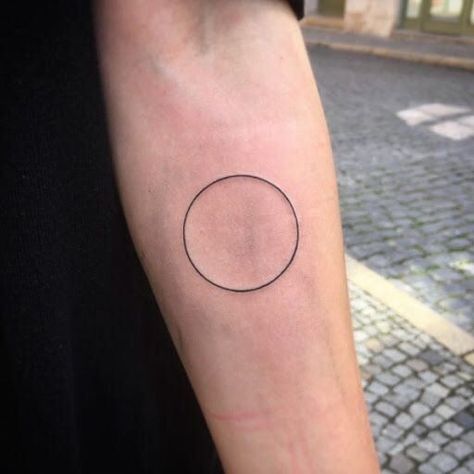 Simple circle tattoo on the arm | www.otziapp.com Black Circle Tattoo, Circle Tattoo Meaning, Circular Tattoo Designs, Circle Tattoo Design, Tattoo Circle, Circular Tattoo, Tattoos Forearm, Minimalist Tattoo Meaning, Circle Designs