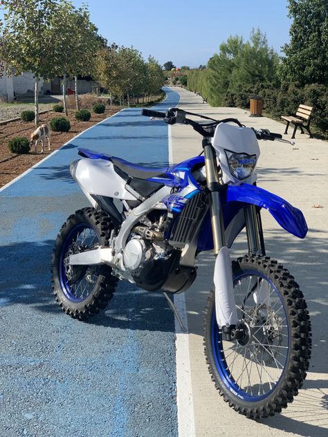 Yamaha Dirt Bikes, Yamaha Motocross, Yamaha Wr, Cool Dirt Bikes, Motorcross Bike, Bike Quotes, Off Road Bikes, Yamaha Bikes, Motorbike Helmet