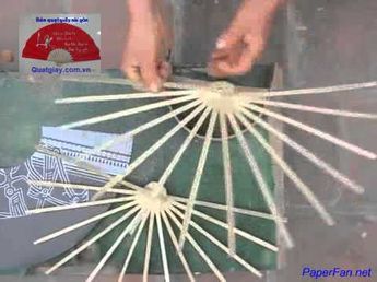 Hand Fans Diy, Hands Tutorial, Wooden Fan, Idee Cricut, Paper Fan, Diy Fan, Mason Jar Gifts, Paper Fans, Hand Held Fan