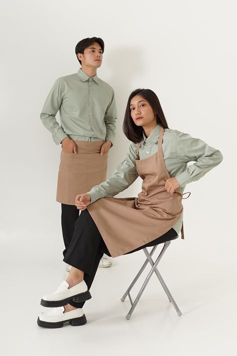 #workwear #uniforms #restaurant #uniform #restaurantuniform #server #serveruniform #apron Modern Uniform Design, Cafe Uniform Trendy, Cafe Uniform Ideas, Coffee Uniform, Coffee Shop Uniform, Waiter Uniform Design, Uniforms Restaurant, Barista Outfit, Apron Uniform