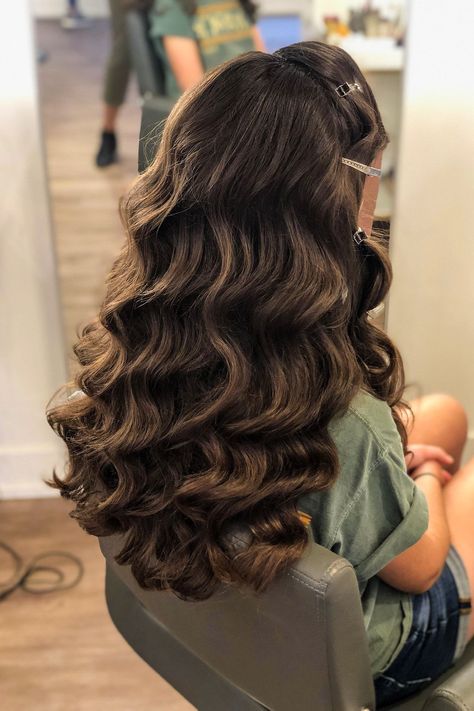 Hollywood Waves Hairstyle, Formal Hairstyle, Waves Hairstyle, Hairstyle For Long Hair, Prom Hairstyle, Hollywood Hair, Long Face Hairstyles, Face Shape Hairstyles, Medium Bob Hairstyles