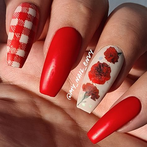 Todays theme for @glamnailschallenge #glamnailschallengemay is carnation ❤  Colours used: ❤ BMC red (discontinued) ❤ Candy Coat number 1431  ❤ BMC Crimson Red stamping polish (discontinued) ❤ Born Pretty stamping plate BPL-041 ❤ Water decals from Born Pretty Store   #nailart #lovecandycoat #bundlemonster #nailstagram #instanails #notd  #bornprettystore #nailsoftheday #nailsofinstagram #nailitdaily #nailspiration #rednails #carnationnails #flowernails #floralnails #nailedit #nailporn Carnation Flower Nails, Carnation Nail Art, Carnation Nails, Christmas Present Nails, Carnation Colors, January Nails, Red Carnation, Carnation Flower, Alpha Chi