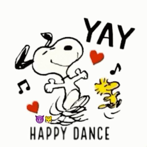 Snoopy Peanuts GIF - Snoopy Peanuts Dancing - Discover & Share GIFs Happy Dance Meme, Dancing Emoji, Snoopy Dancing, Snoopy Gifs, Peanuts Dance, Happy Birthday Dancing, Snoopy Videos, Snoopy Gif, Snoopy Happy Dance