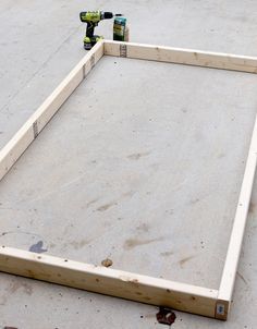 How to build a DIY platform bed Cheap Twin Beds, Platform Bed Diy, Diy Twin Bed Frame, Diy Twin Bed, Fold Down Beds, Free Building Plans, Diy Platform Bed, Building A Garage, Murphy Bed Plans