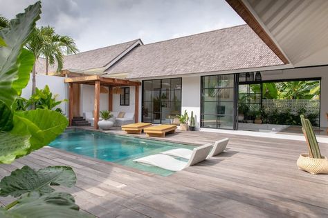 Private Villa Bali, Bali Style Home, Small Villa, Bali House, Bali Fashion, Tropical House, King Bedroom, Backyard Pool Designs, Private Patio