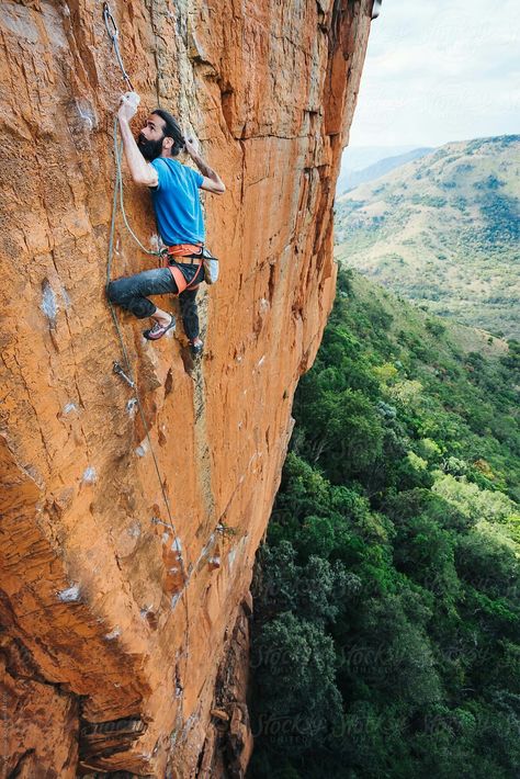 Cliff Climbing, Rock Climbing Photography, Ap Portfolio, Portfolio Ideas, Rock Climbers, Mountain Climbing, Pictures Of People, Architectural Inspiration, Rock Climbing