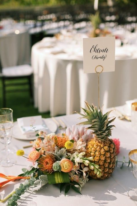 Totally Tropical Wedding In Maui - Love & Lavender Havana Nights Party Theme, Princeville Kauai, Pineapple Centerpiece, Tropical Centerpieces, Beach Wedding Tables, Pineapple Wedding, Design Gown, Hawaii Beach Wedding, Tropical Weddings