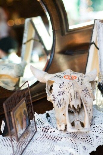 What a neat idea! Instead of a guest book, a guest skull# #wedding #rustic #cowskull #guestbook #guest #guestskull Skull Wedding, Savannah Wedding, Country Weddings, Guest Book Alternatives, Cow Skull, Wedding Rustic, Wedding 2024, Wedding Plans, Guest Book