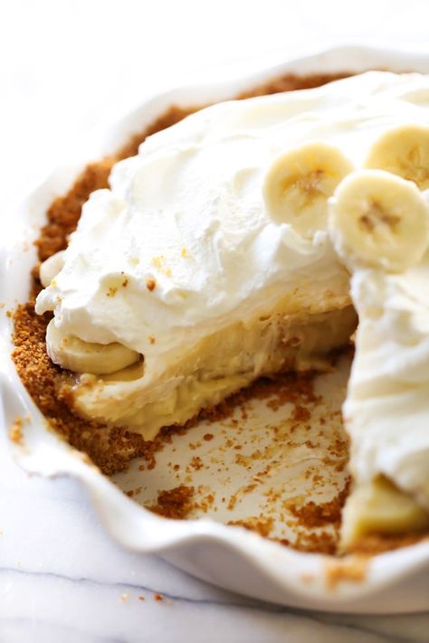 This Best Ever Banana Cream Pie is truly INCREDIBLE! It has a homemade graham cracker crust, delicious banana cream filling and topped with whipped cream. It is perfect for any occasion! You guys. This pie is insanely delicious. I am not normally a pie person but this one has quickly soared to one of my … Banana Cream Filling, Homemade Graham Cracker, Pie Homemade, Banana Cream Pie Recipe, Homemade Graham Cracker Crust, Banana Pie, Homemade Graham Crackers, Banoffee Pie, Cream Pie Recipes