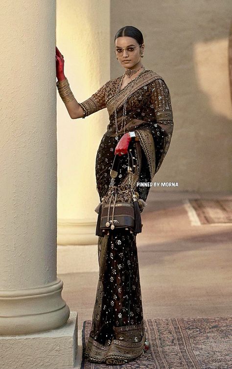 Sabyasachi Mukherjee Collection, Sabyasachi Sarees Brides, Sabyasachi Aesthetic, Lehengas 2023, Traditional Poses, Saree Aesthetic, Sabyasachi Saree, City Stars, Sabyasachi Sarees