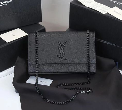 DM us to order Sac Yves Saint Laurent, Yves Saint Laurent Bags, Saint Laurent Paris, Luxury Collection, Saint Laurent Bag, Vuitton Bag, Chain Bags, Womens Tote, Luxury Handbags