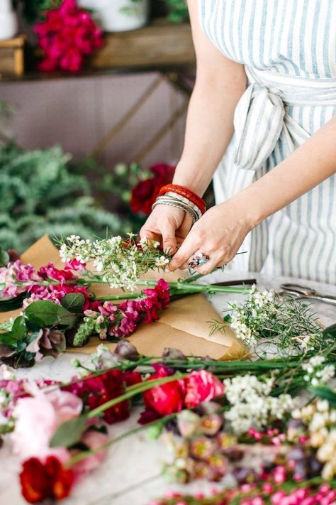 Mothers Day Bouquet, Florist Brand, Mother's Day Bouquet, Mexico House, Camille Styles, Florist Shop, Flower Studio, Floral Studio, Floral Photography