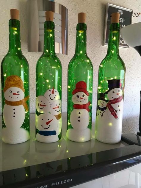 Wine Bottle Crafts Christmas, Holiday Wine Bottles, Diy Christmas Lights, Christmas Decorating Ideas, Glass Bottle Diy, Christmas Wine Bottles, Diy Glass Bottle Crafts, Wine Bottle Art, Glass Bottles Art