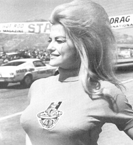 Linda Vaughn, Hurst Shifter, Teased Hair, Retro Hair, Vintage Muscle Cars, Racing Girl, Club Tops, Retro Hairstyles, Drag Cars