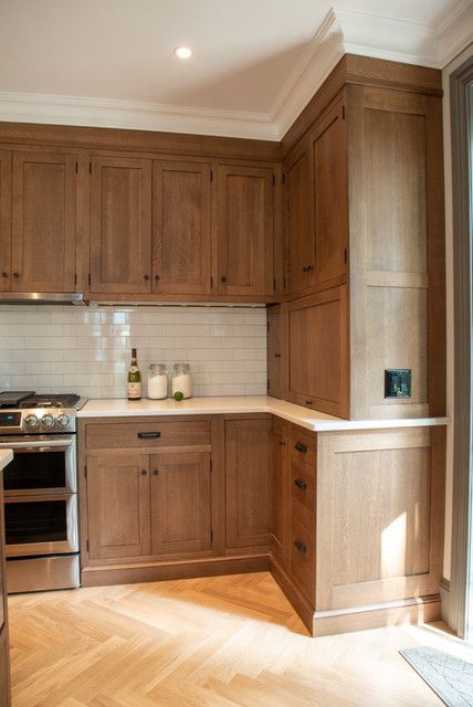 Alder Kitchen Cabinets, Kitchen Organization Hacks, Walnut Kitchen Cabinets, Hickory Kitchen Cabinets, Hickory Kitchen, Stained Kitchen Cabinets, Glass Kitchen Cabinets, Kitchen Cabinets Ideas, White Oak Kitchen