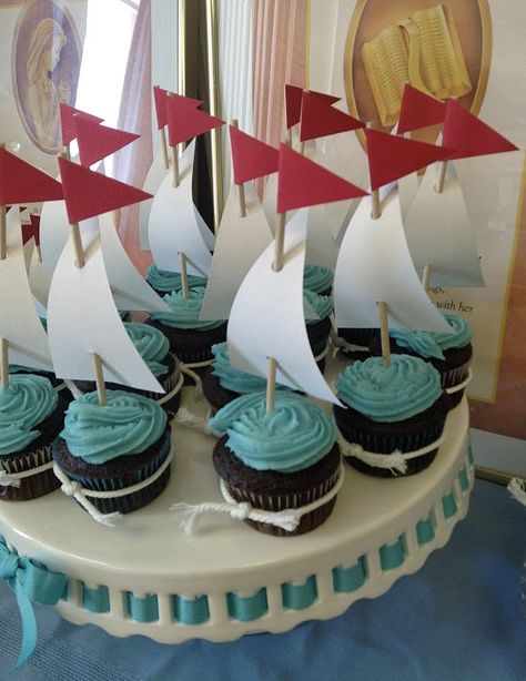 Boat Theme Party Food, Bon Voyage Cupcake Ideas, Boat Themed Cupcakes, Boat Themed Snacks, Bon Voyage Party Ideas, Boat Cupcakes, Nautical Cake Pops, Nautical Cupcakes, Sailboat Cupcakes