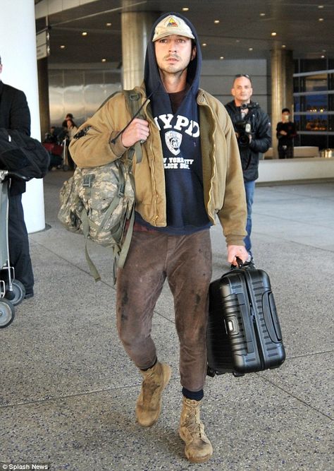 Military Boots Outfit, Shia Labeouf Style, Herren Style, Navy Army, Shia Labeouf, Army Fashion, Mens Outfit Inspiration, Celebrity Street Style, Hoodie Outfit