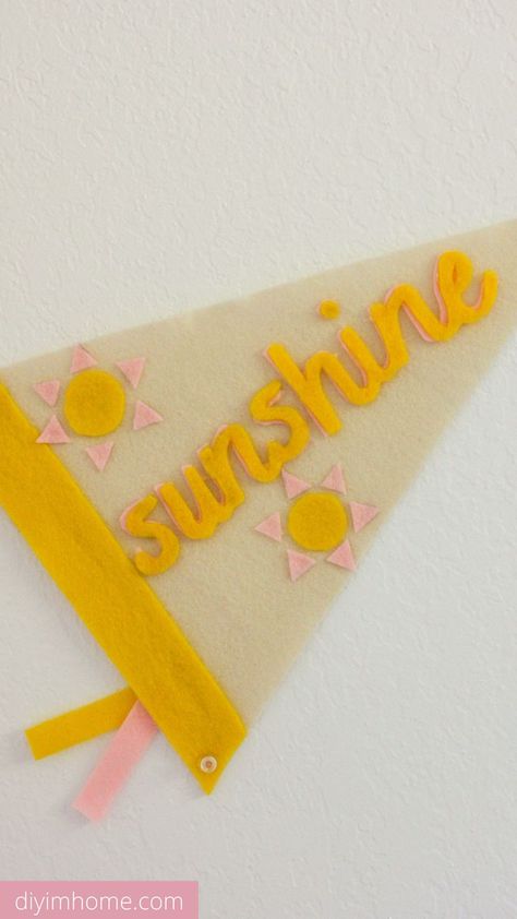 How to make this sunshine DIY pendant flag in 5 simple steps! This tutorial also includes a colorful rainbow name DIY pendant flag! Great crafting ideas for your kids room. diy pendant flag banner pendant flags diy Crafting Ideas For Kids, Pendant Flag, Pendant Banner, Diy Flag, Flag Diy, Dorm Diy, Kids Crafting, Diy Banner, Name Banners