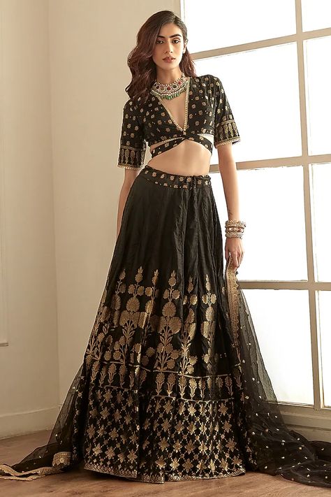 Studio Iris, Golden Lehenga, Reception Outfit, Scallop Border, Lehenga Designs Simple, Vacuum Storage, Traditional Indian Outfits, Indian Wedding Wear, Designer Lehenga Choli