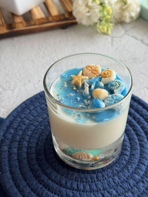 Beach Candles Diy, Beach Theme Candles, Homemade Candle Recipes, Sea Candles, Candle Making Recipes, Handmade Candles Diy, Homemade Scented Candles, Candle Projects, Beach Candle