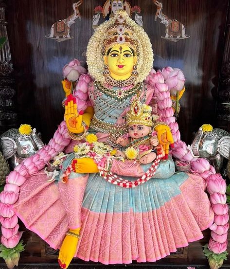 Varalakshmi Images, Varamahalakshmi Decoration Ideas, Varalakshmi Pooja Decoration, Hindu Statues Goddesses, Varalakshmi Pooja, Lakshmi Pooja, Chudidhar Neck Designs, Fruit Costumes, Pooja Decoration