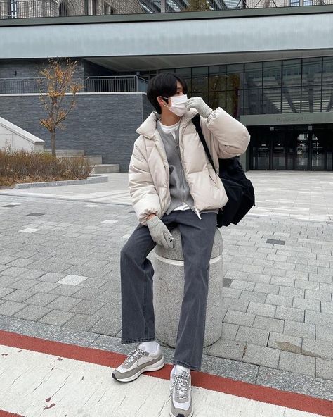 Korea Winter Outfit Men, Asian Winter Outfits Korean Style, Korean Men Winter Outfit, Winter Outfits Men Korean, Korean Winter Outfits Men, Winter Korean Outfits, Japan Fashion Street Men, Korea Winter Outfit, Asian Street Fashion Men