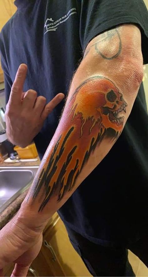 Metallica Tattoo Ideas, Thing Tattoo, Skull Tattoo Ideas, Metallica Tattoo, Running Tattoo, Band Tattoos, Skull Tattoo Design, Music Tattoo, Band Tattoo