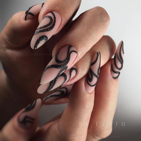 Sugar Nails, Witchy Nails, Modern Nails, Goth Nails, Painted Nails, Lines On Nails, Her Nails, Elegant Nails, Chic Nails