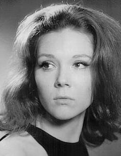 Diana Rigg played "Emma Peel" on "The Avengers". #Actress #TVandMovieTriviaTribute Diana Riggs, Dame Diana Rigg, Avengers Girl, James Bond Girls, Emma Peel, Natalie Dormer, Bond Girls, Feminine Beauty, The Avengers