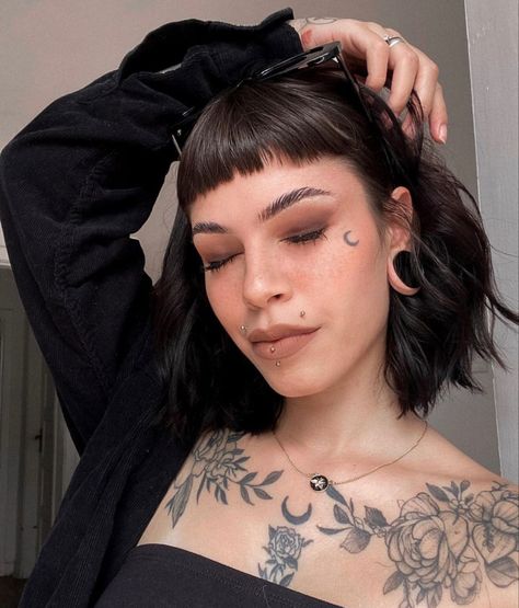 Hair Styles Goth, Goth Haircut, Hair Cut Ideas, Goth Hair, Short Bangs, Punk Hair, Model Inspo, Hair Inspo Color, Haircut Ideas